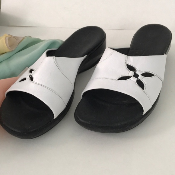 Clarks Shoes - White leather cut out flower slides by Clark’s